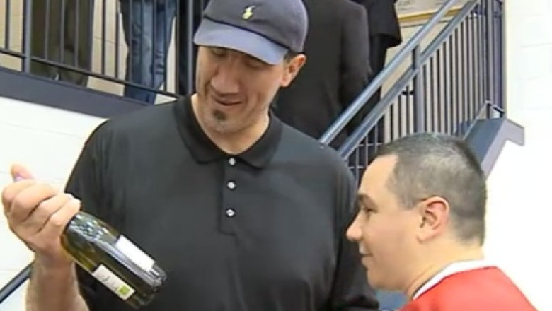 Victor Ponta a jucat un meci de baschet cu Ghita Muresan Imagine