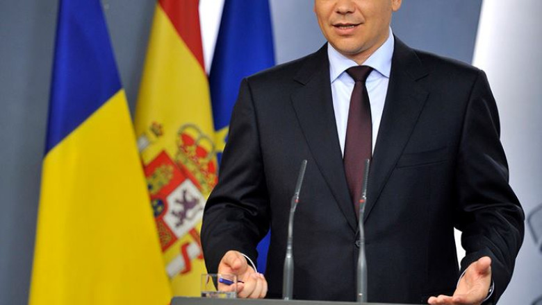 Victor Ponta: Basescu lanseaza doar scandal si miciuni pentru ca are lansare de partid. Pot simti dispret   Imagine