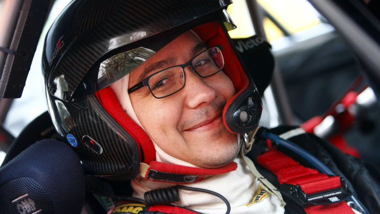 Victor Ponta, dupa datele INS: E ca si cand mergeam cu masina cu 130 km/ora, iar acum mergem cu 100 km/ora. Dar mergem inainte! Imagine