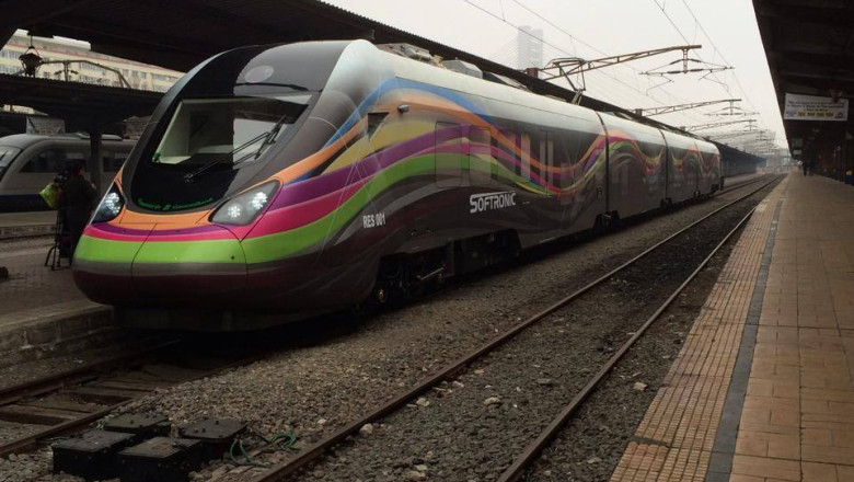 Victor Ponta, huiduit in Gara de Nord din Bucuresti de aproape 40 de tineri Imagine