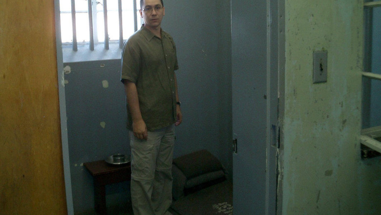 Victor Ponta, in celula in care a fost inchis Nelson Mandela timp de 27 de ani Imagine