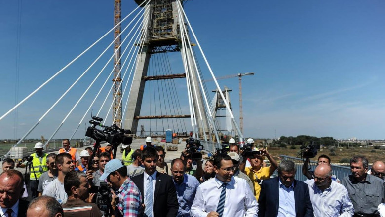 Victor Ponta "a infiat" noul pod de la Agigea Imagine