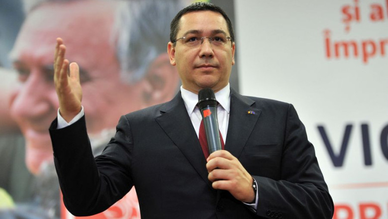 Victor Ponta spune ca separarea functiei politice de cea administrativa i se aplica inclusiv lui. „Doar nu sunt eu o exceptie” Imagine