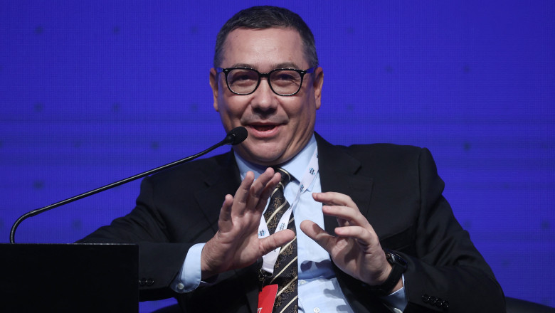 Victor Ponta strange semnaturi pentru candidatura sa la alegerile prezidentiale Imagine