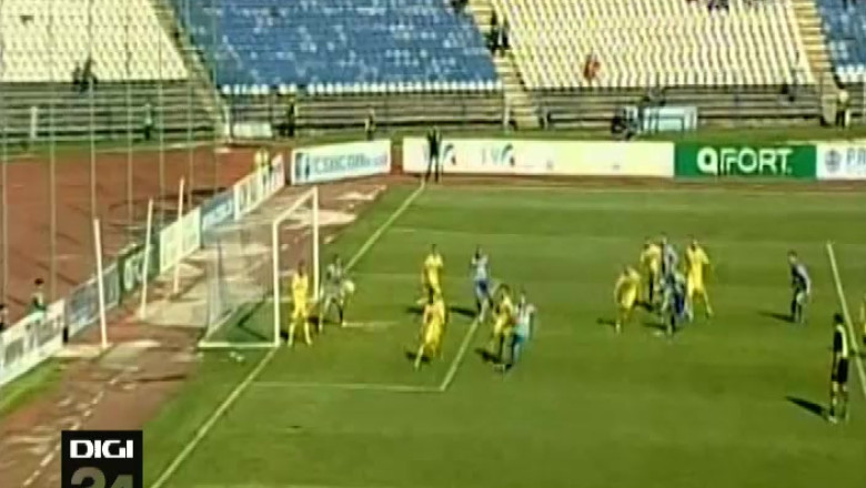 Victorii pe linie pentru Gabi Balint. CS Universitatea - Gloria Bistrita, scor 1-0 Imagine