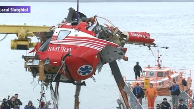 VIDEO. A fost scos din apa cockpitul elicopterului prabusit in Lacul Siutghiol Imagine