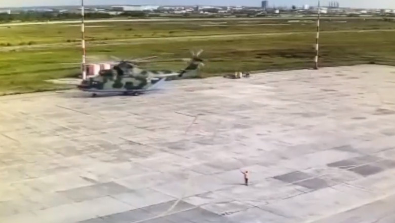 VIDEO. Accident bizar in Rusia. Un elicopter al FSB este distrus dupa ce intra direct intr-un stalp de pe pista Imagine