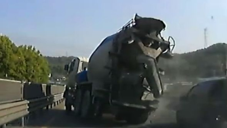 VIDEO. Accident evitat, in ultimul moment, pe o autostrada din Coreea de Sud Imagine
