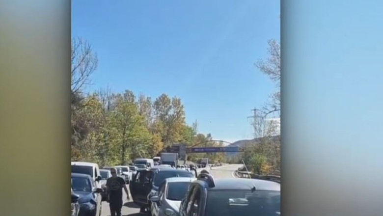 VIDEO Accident in lant pe DN1: 5 masini si o motocicleta s-au ciocnit in Nistoresti Imagine