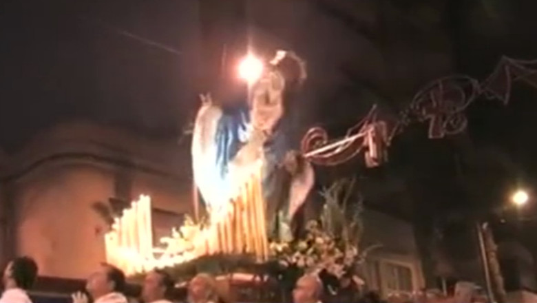 VIDEO. Accident religios in Spania. Statuia unei sfinte a cazut in timpul unei procesiuni Imagine