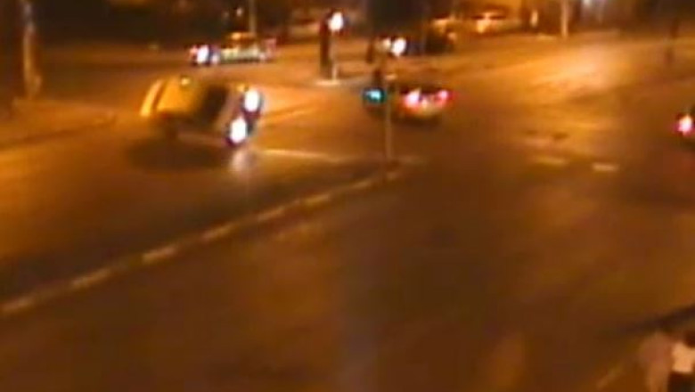 VIDEO. Accidentele provocate de soferii teribilisti, surprinse de camerele de supraveghere din Bucuresti Imagine