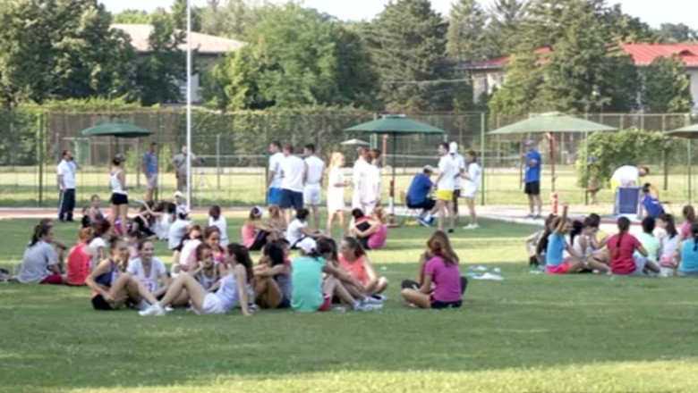 VIDEO. Admiterea la Academia de Politie. Doar jumatate dintre concurente au trecut de proba eliminatorie Imagine