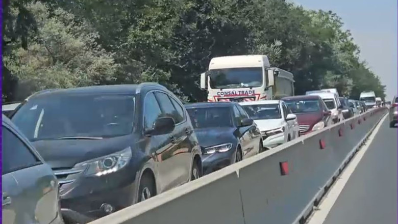 VIDEO Aglomeratie infernala in sudul litoralului: Se circula bara la bara pe DN39 Imagine