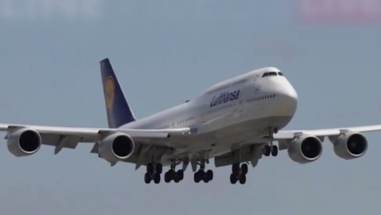 VIDEO. Aterizare cu emotii: Un Boeing 747 al Lufthansa topaie pe pista inainte ca pilotii sa decida ridicarea in aer a aeronavei Imagine