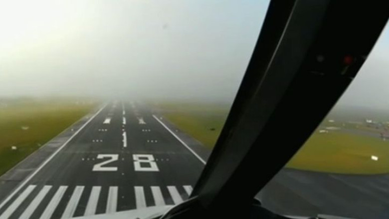 VIDEO. Aterizare pe ceata, la Dublin. Pista a devenit vizibila doar la 30 de metri altitudine Imagine