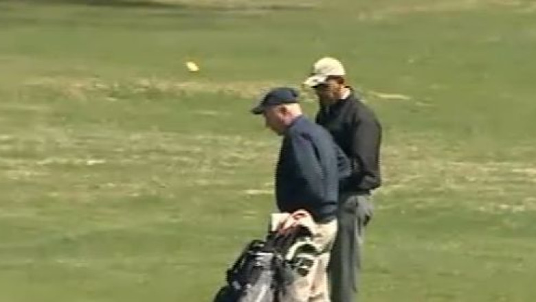 VIDEO. Barack Obama s-a relaxat la golf. Presedintele SUA a fost filmat pe terenul de la Baza Andrews Imagine