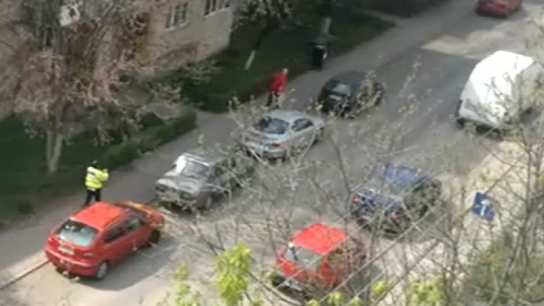 VIDEO. Barbat urmarit dupa ce a lovit un politist din Timisoara. Oamenii legii au crezut ca este vorba de un luptator de kickboxing Imagine