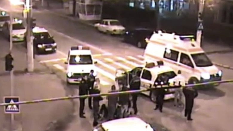 VIDEO. Bataie crunta in plina strada. Un barbat a ajuns la spital Imagine