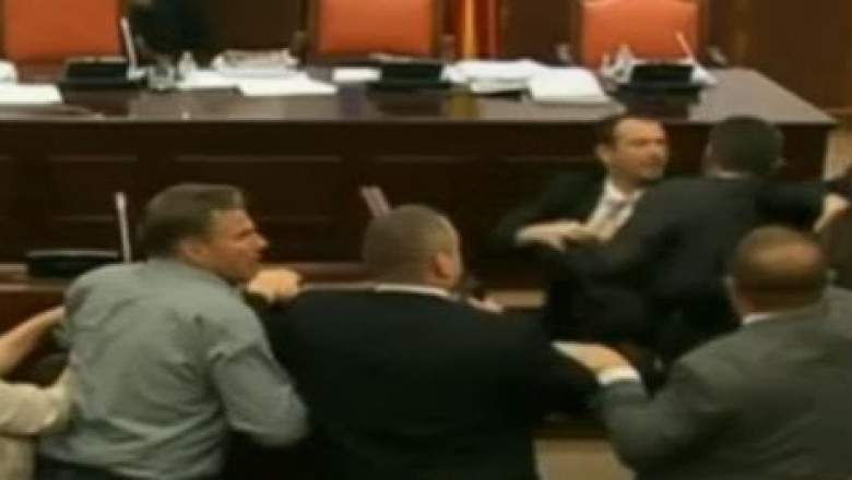 VIDEO. Bataie in Parlamentul Macedoniei Imagine