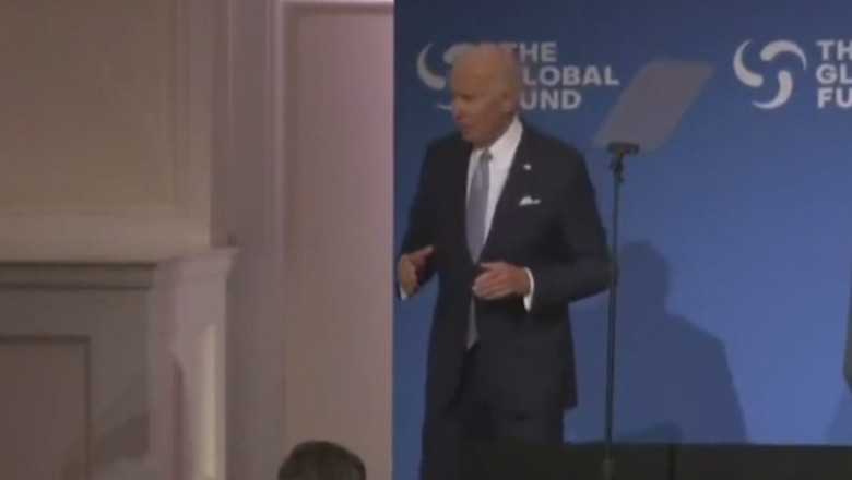 VIDEO. Biden, dezorientat pe scena, dupa un discurs la ONU Imagine