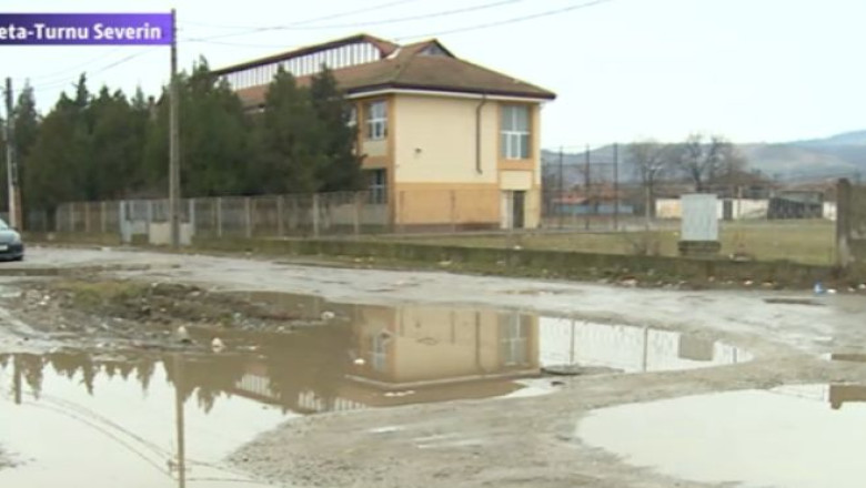 VIDEO. Bulevardul de pamant, „minunea” din Drobeta-Turnu Severin Imagine