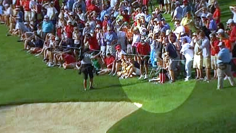 VIDEO Cand traiectoria e gresita: Un jucator de golf trimite mingea in capul unui spectator Imagine