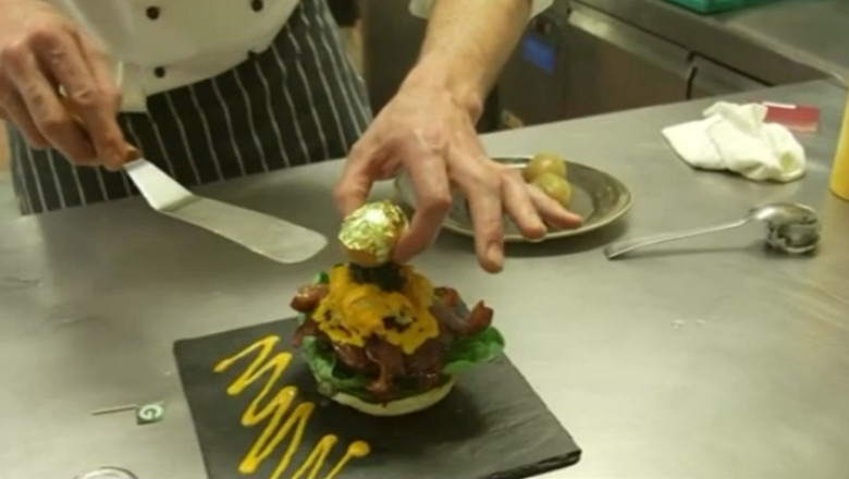 VIDEO. Cel mai scump hamburger din lume Imagine