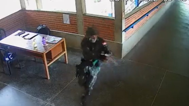 VIDEO Cel putin 3 oameni au murit si 11 au fost raniti intr-un atac armat in doua scoli din Brazilia Imagine