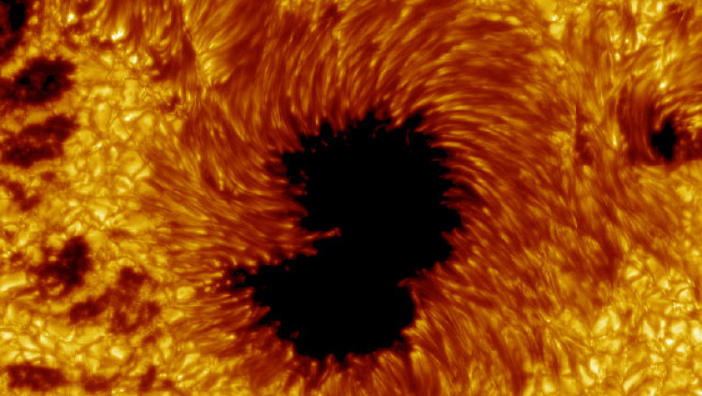 VIDEO. Cercetatorii de la NASA au decoperit o gaura imensa in atmosfera solara Imagine