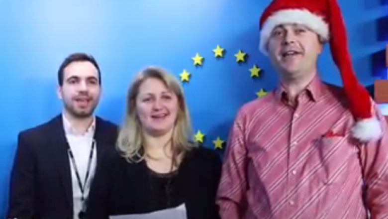 VIDEO. Colind de Craciun cantat in 16 limbi Imagine