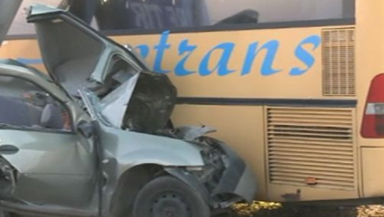 VIDEO. Coliziune mortala in judetul Buzau. Soferul unei masini a murit dupa ce s-a izbit frontal de un autocar Imagine