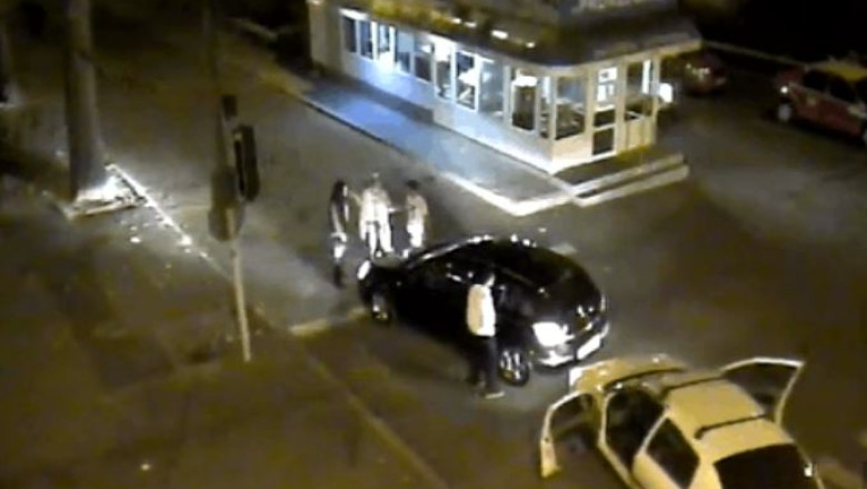 VIDEO Conflict in trafic intre femei: lovituri si injuraturi Imagine