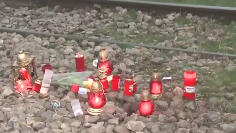 VIDEO. Copil omorat de tren, dupa ce a plecat pe jos spre scoala pentru ca nu a mai avut loc in microbuzul primariei Imagine