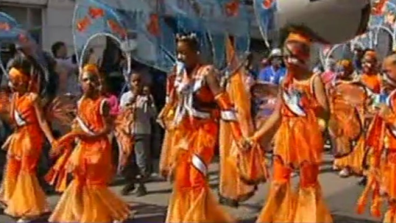 VIDEO. Costume colorate si care alegorice pe strazile Londrei Imagine