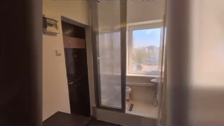 VIDEO Cu cat se vinde o garsoniera de 8 metri patrati din Bucuresti, cu baia pe balcon. „De banii astia imi iau masina si dorm in ea” Imagine