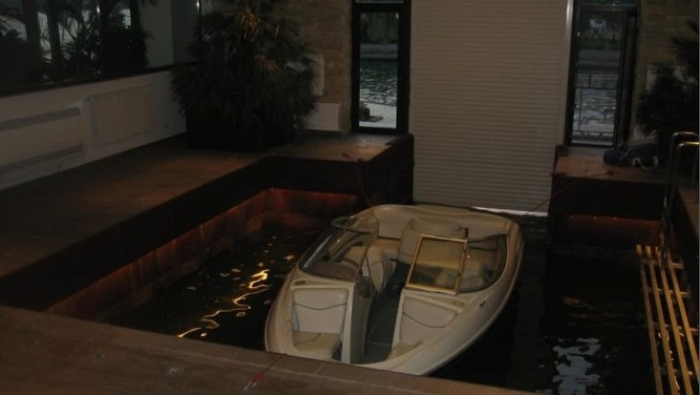 VIDEO. Cu salupa, direct in sufragerie. Cum arata casa lui Radu Mazare Imagine