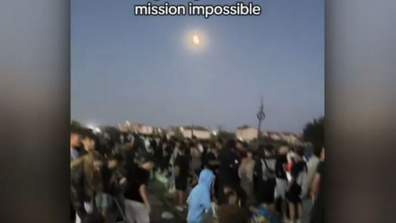 VIDEO Cum a aratat cel mai aglomerat weekend pe litoral de la inceputul sezonului estival. Gara din Costinesti a fost arhiplina Imagine