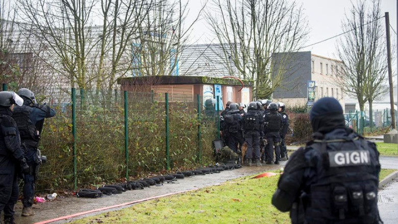 VIDEO. Cum s-a vazut lupta cu teroristii prin ochii fortelor speciale franceze Imagine