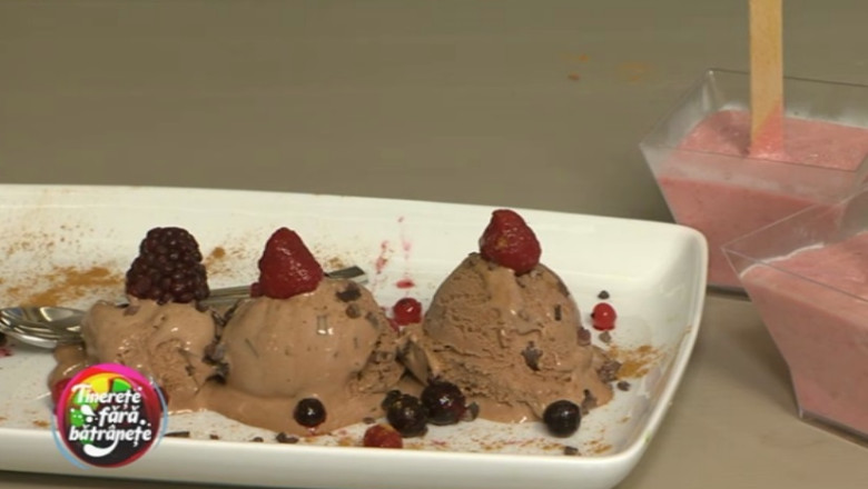 VIDEO. Cum sa preparati inghetata 100% naturala, doar din fructe  Imagine