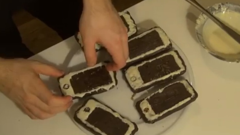 VIDEO. Cum sa scapati de amenda daca vorbiti la telefon in masina. Un polonez le-a intins o cursa politistilor Imagine