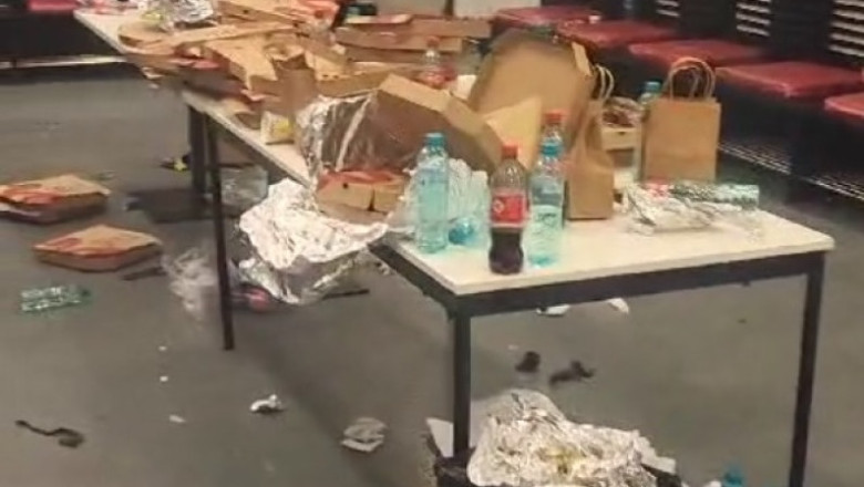 VIDEO Dezastrul lasat de kosovari la vestiare dupa meciul cu Romania. Imagini socante Imagine