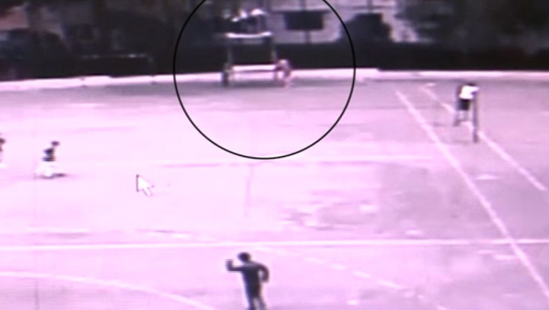 VIDEO. Doi elevi din Suceava au ajuns la spital dupa ce au cazut de pe o schela Imagine