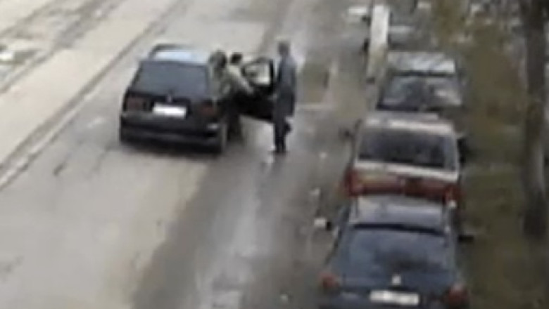 VIDEO. Doi oameni au fost batuti pe trecerea de pietoni Imagine