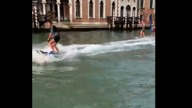 VIDEO Doi tineri au facut schi nautic pe celebrul Canal Grande din Venetia. Primarul orasului: „Doi imbecili aroganti” Imagine