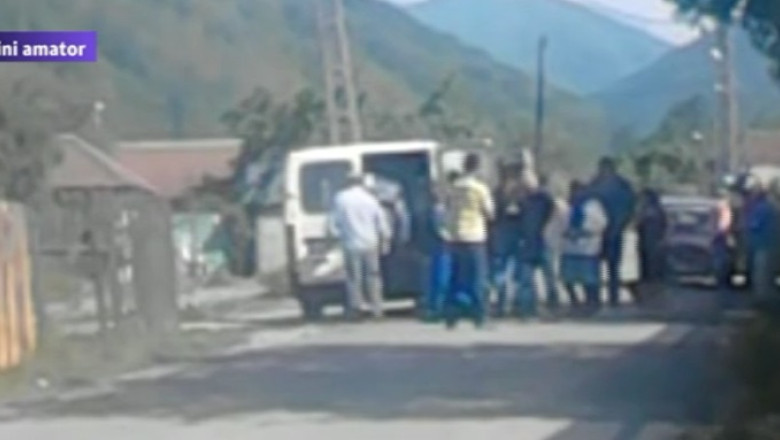 VIDEO. Dusi la vot cu microbuzul, in Gorj Imagine