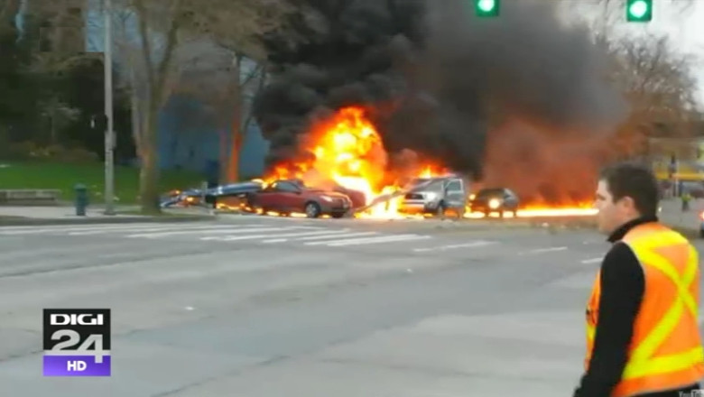 VIDEO Elicopterul unei televiziuni s-a prabusit peste trei masini in Seattle. Doi oameni au murit Imagine