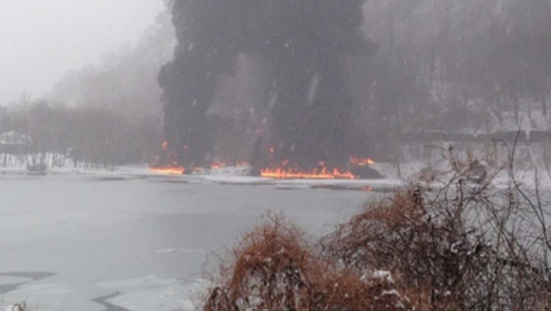 VIDEO. Explozia unui tren care transporta petrol, surprinsa in direct Imagine