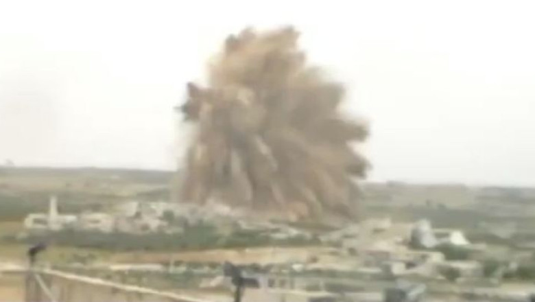 VIDEO. Explozie uriasa in Siria: rebelii au detonat o bariera a armatei Imagine