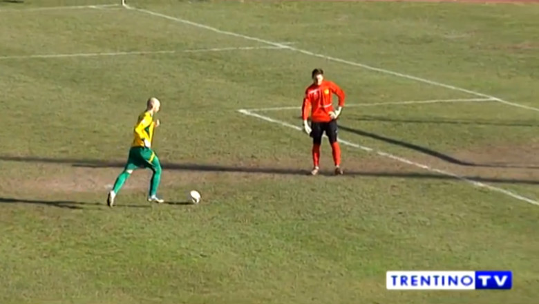 VIDEO. Fair-play in liga a patra: Dupa ce a dat gol accidental, o echipa i-a lasat pe adversari sa marcheze Imagine
