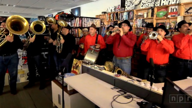 VIDEO. Fanfara Ciocarlia a cantat in studioul radioului public din SUA Imagine
